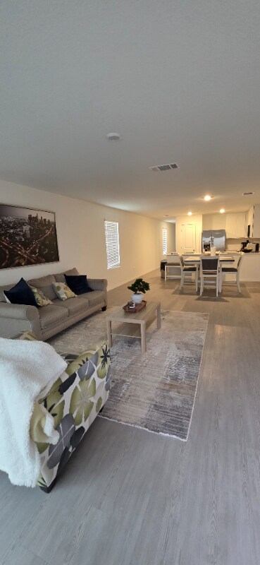 Building Photo - 115 Kings Row Ln