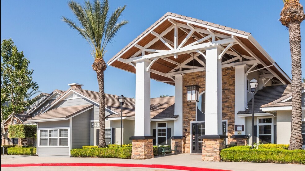 Building Photo - Elate Rancho Cucamonga - 55+ Active Adult Apartment Homes