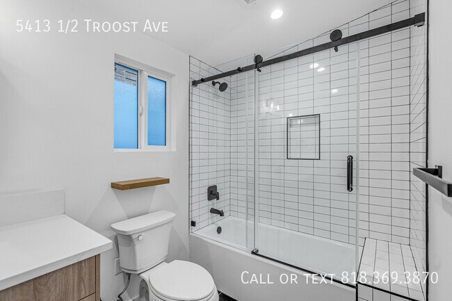 Building Photo - 5413 1/2 Troost Ave-