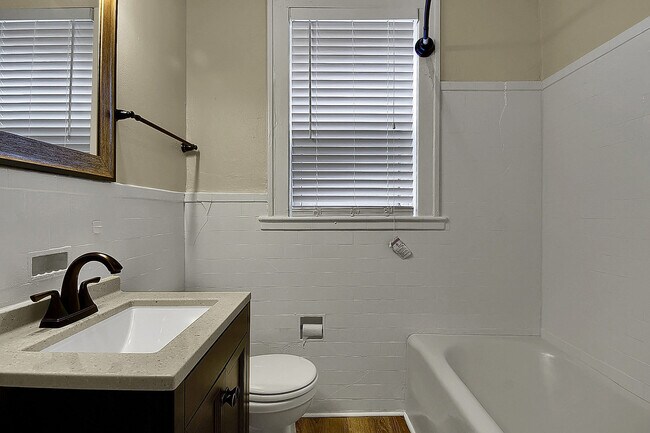 Building Photo - 7009 Amherst Ave