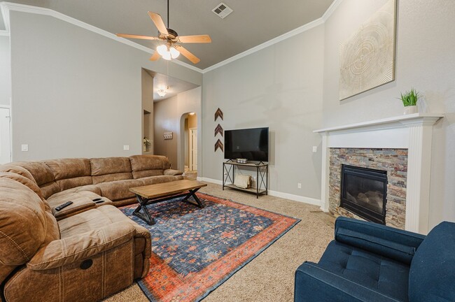 Building Photo - 3906 Oporto St