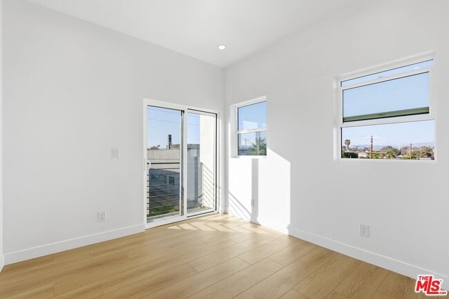 Building Photo - 2837 Redondo Blvd