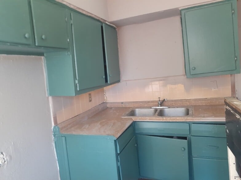 Building Photo - 848 Daffodil Dr