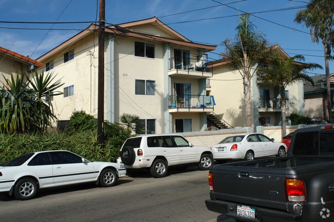Building Photo - Beachwalk
