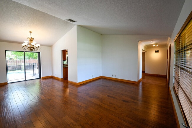 Building Photo - 4160 Cedar Ave
