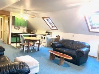 Building Photo - 226 6th St