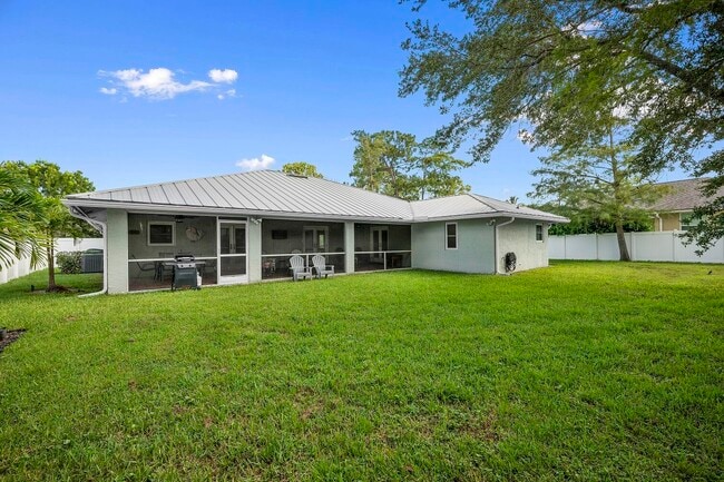 Building Photo - 13724 Lilac Pl