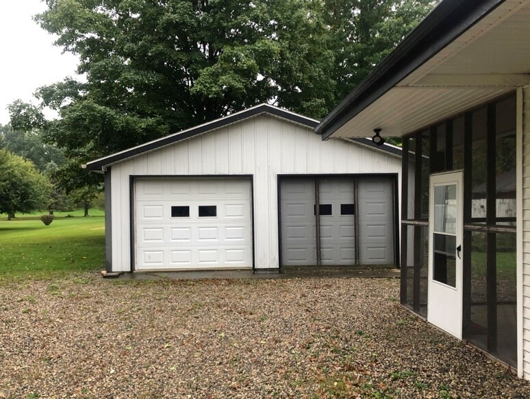 Garage - 321 E Main St