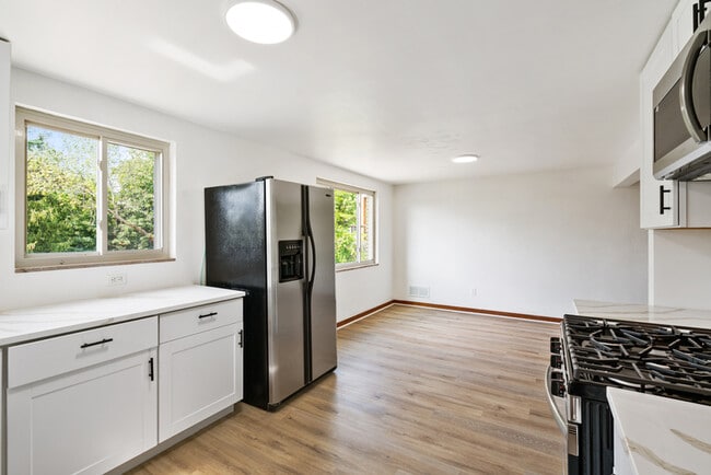 Building Photo - 309 Sebring Ave