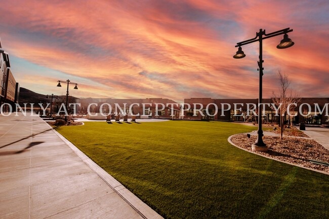 Building Photo - Modern Design, Exceptional Space: Discover This 3-Bedroom Residence at Studio Crossing! ***ONE MO...