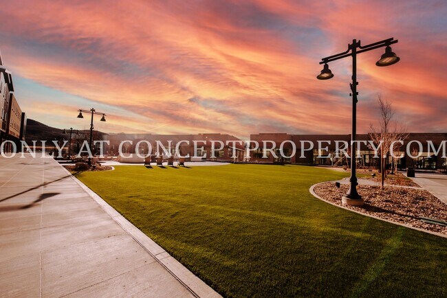 Building Photo - Modern Design, Exceptional Space: Discover This 3-Bedroom Residence at Studio Crossing!