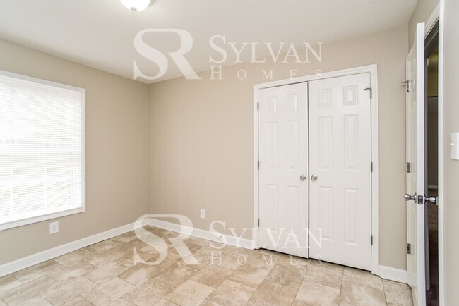 Building Photo - Enjoy living the good life in this 3 bedroom, 2 bathroom home