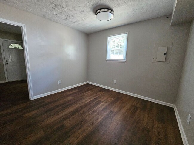 Building Photo - NEWPORT NEWS SOUTH