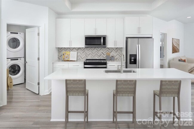 Building Photo - 909 Camden Grandview Rd