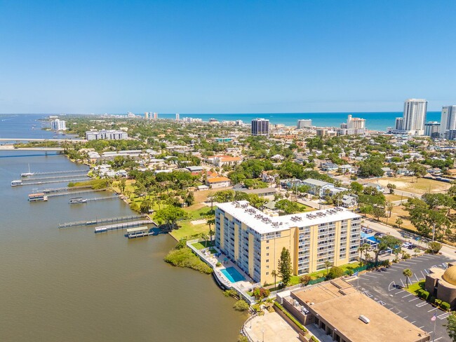Building Photo - First Floor Riverfront Condo