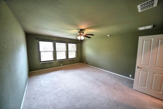Building Photo - Charming 3-Bedroom Home in Schertz - Great...