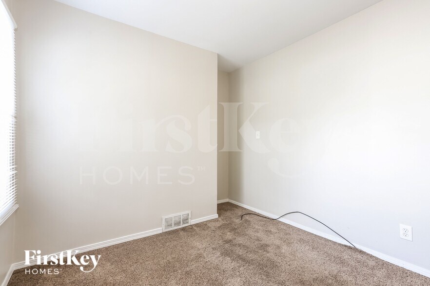 Building Photo - 1146 Hinckley St