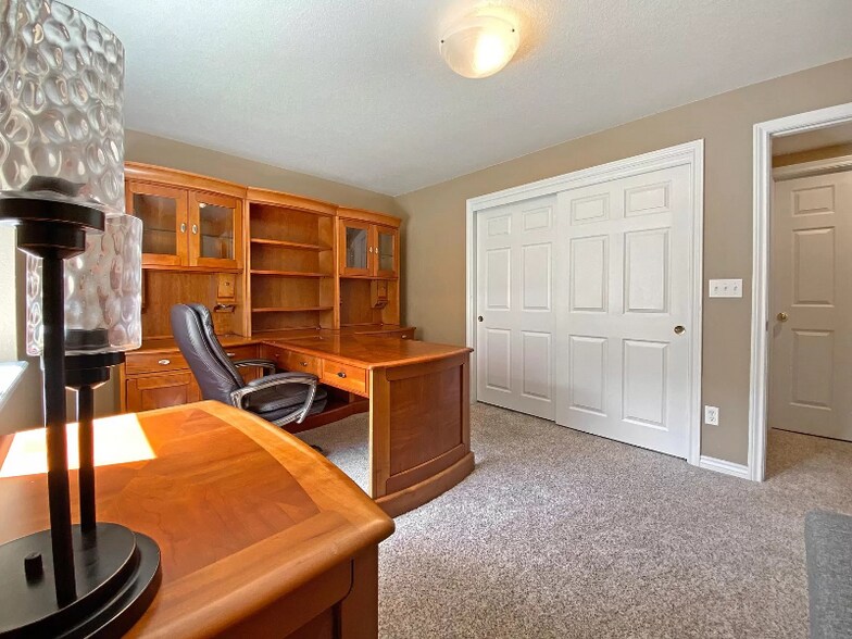 Building Photo - 12063 W 83rd Ln