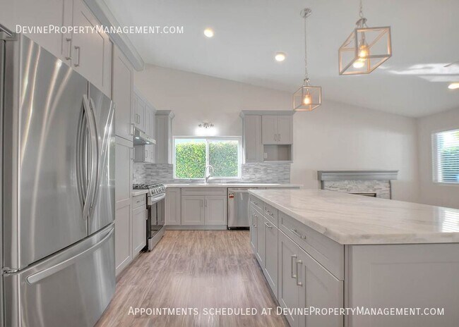 Building Photo - 9814 Hibiscus Ct