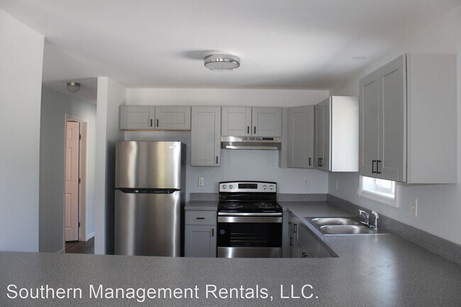 Building Photo - 2 br, 1 bath House - 490 A Windsor Rd