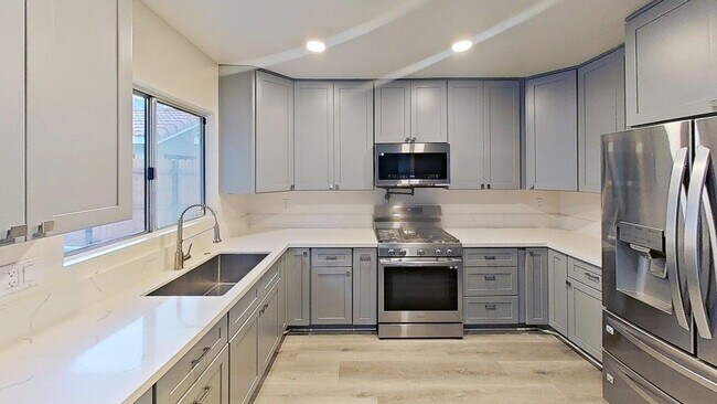 Building Photo - 15711 Shadow Mountain Ln