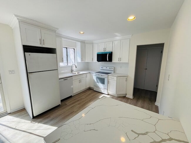 Building Photo - 21 Anstice St