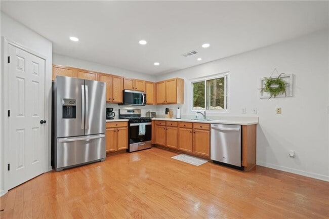 Building Photo - 151 Nacoochee Way