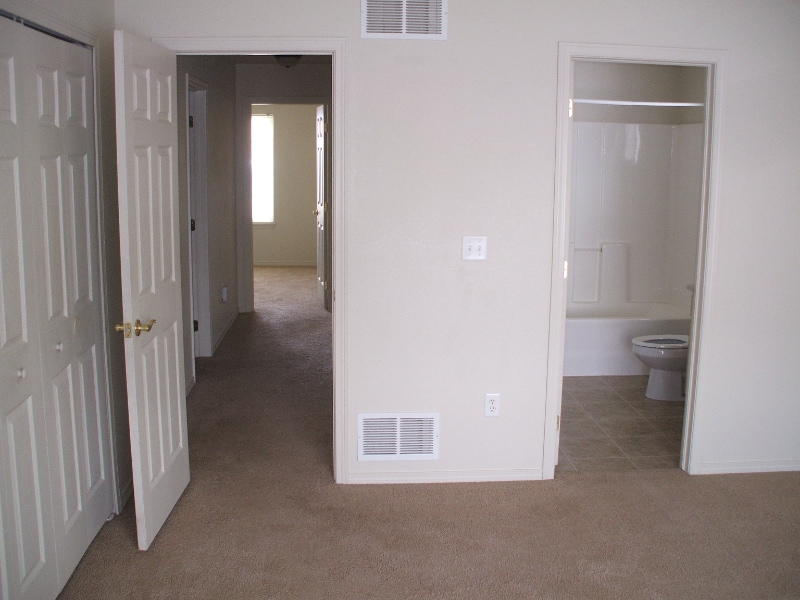 Building Photo - 2407 Inspiration