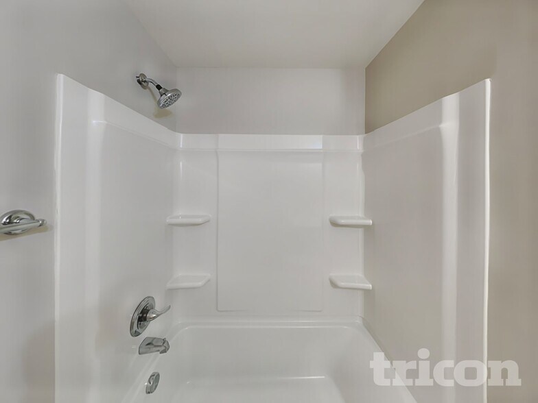 Building Photo - 1845 Belle Arbor Dr