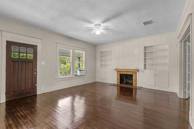 Building Photo - 2 11th Ave N