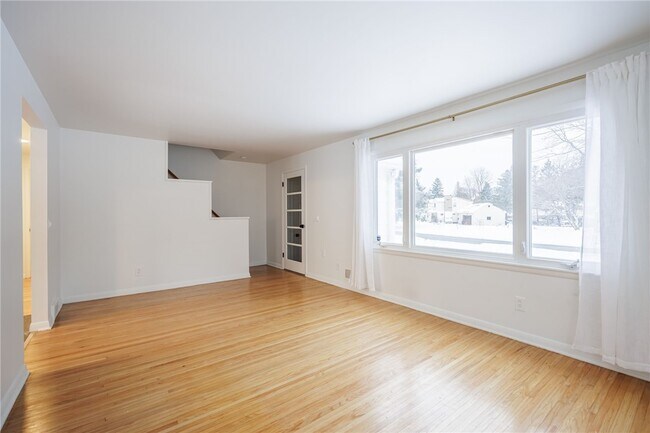 Building Photo - 105 Chestnut Dr