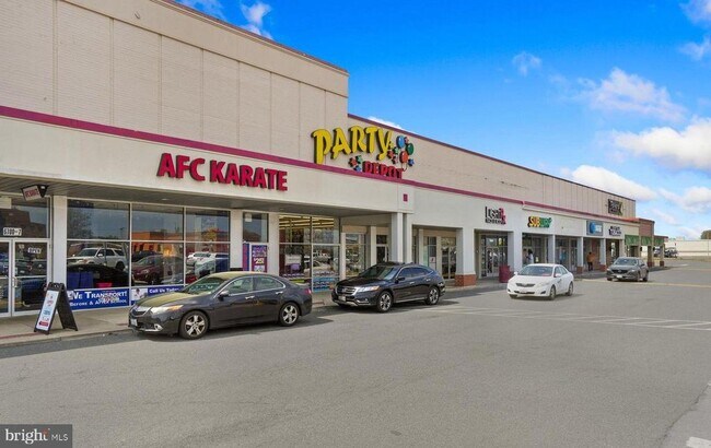 Building Photo - 6312 Chimney Wood Ct