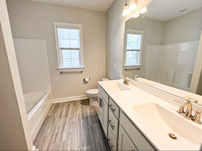 Building Photo - Like new 4BR house in Tryon, Wake Forest