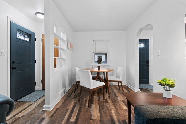 Building Photo - Flexible Furnished 2 BR included w/ garage