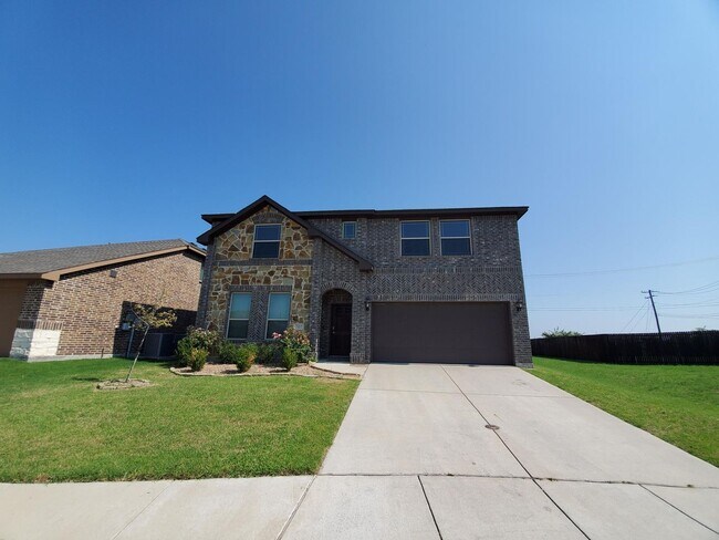 Building Photo - Beautiful Lavon home over 2600 sqft!