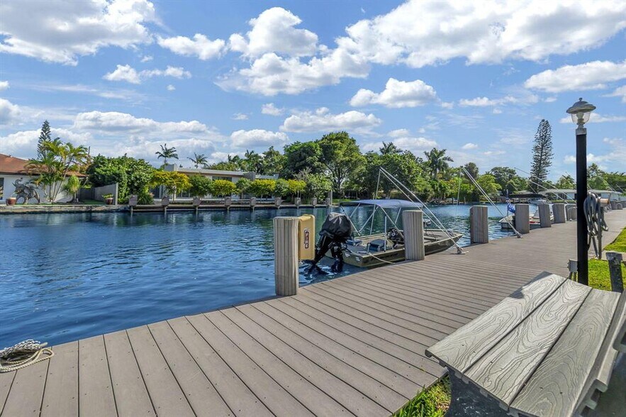 Building Photo - 2970 NE 16th Ave