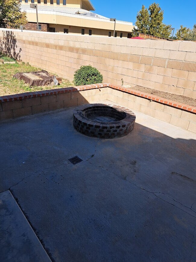 Firepit area - 37727 Maureen St