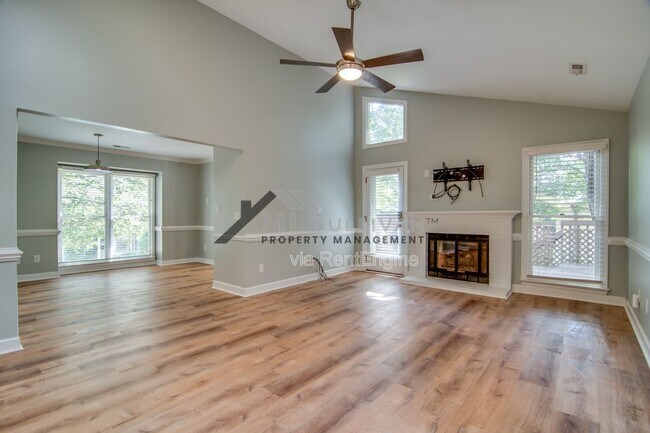 Building Photo - 5500 Fortunes Ridge Dr