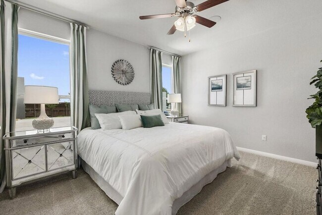 Building Photo - 10021 Dawn Pearl Dr