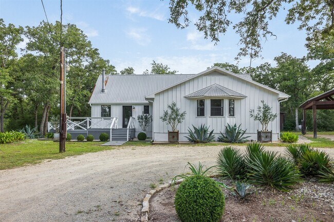 Building Photo - 6811 Mockingbird Rd