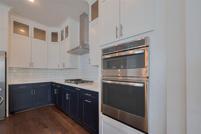 Building Photo - 1237 W 23rd St