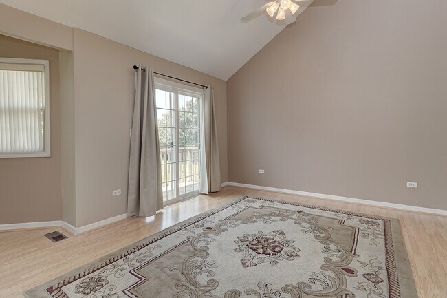 Building Photo - 16046 S Fairfield Dr