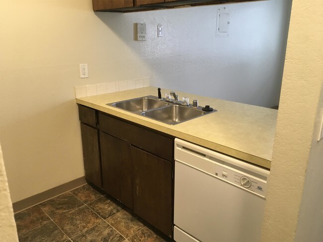 Building Photo - 1327 W 27th Ave