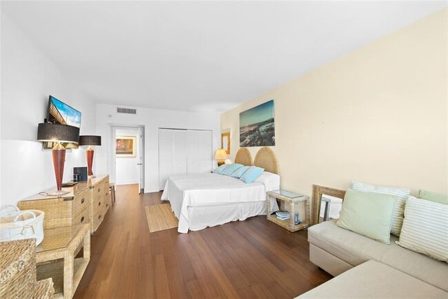 Building Photo - 5000 N Ocean Blvd