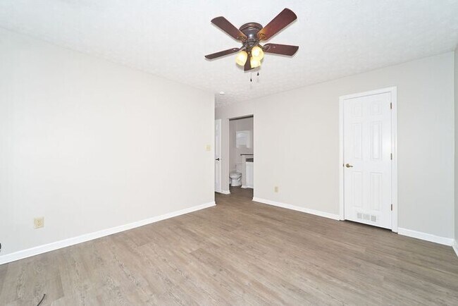 Building Photo - Updated Ranch with Deck in Pike Twp