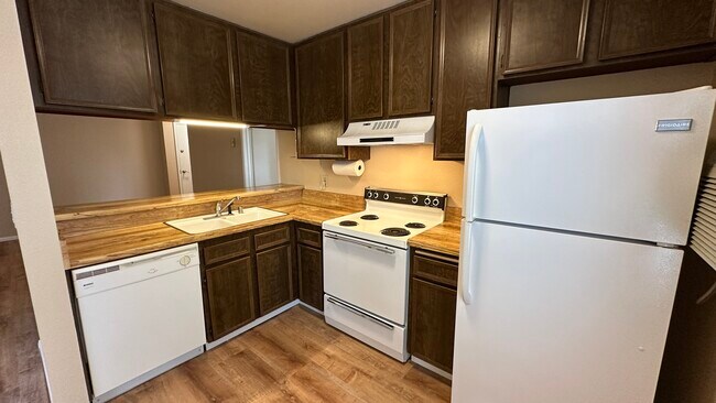 Building Photo - 7500 Parkway Dr