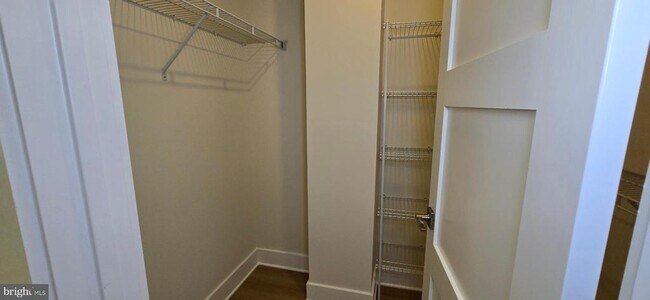 Building Photo - 424 Chapel Alley