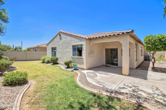 Building Photo - 3255 E Castanets Dr