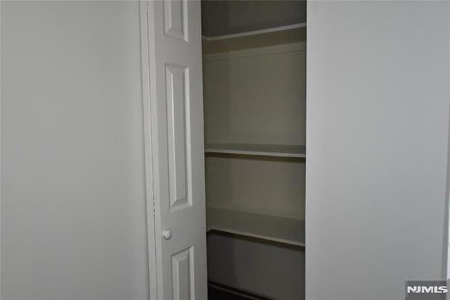 Building Photo - 129 Central Pl