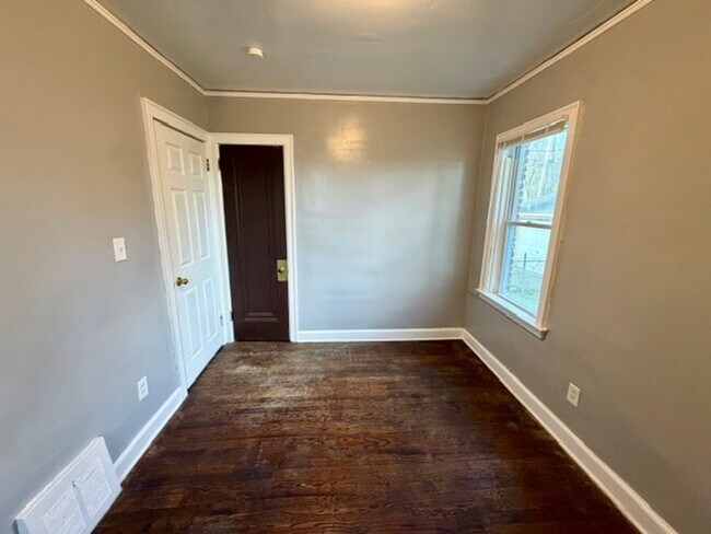 Building Photo - Must-See Rental Home –?Beautiful 3-bedroom, 1-bath home